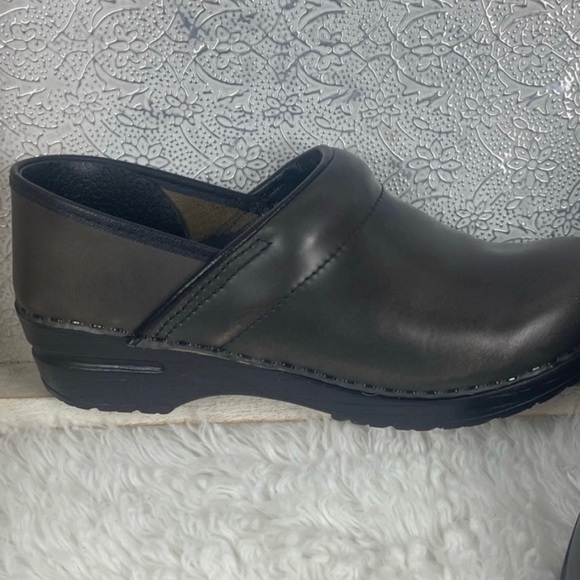 Dansko Professional Cabrio Leather Clogs NIB Size 38/7.5 - Picture 2 of 6